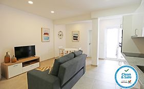 B88 - Mendonca Street Apartment